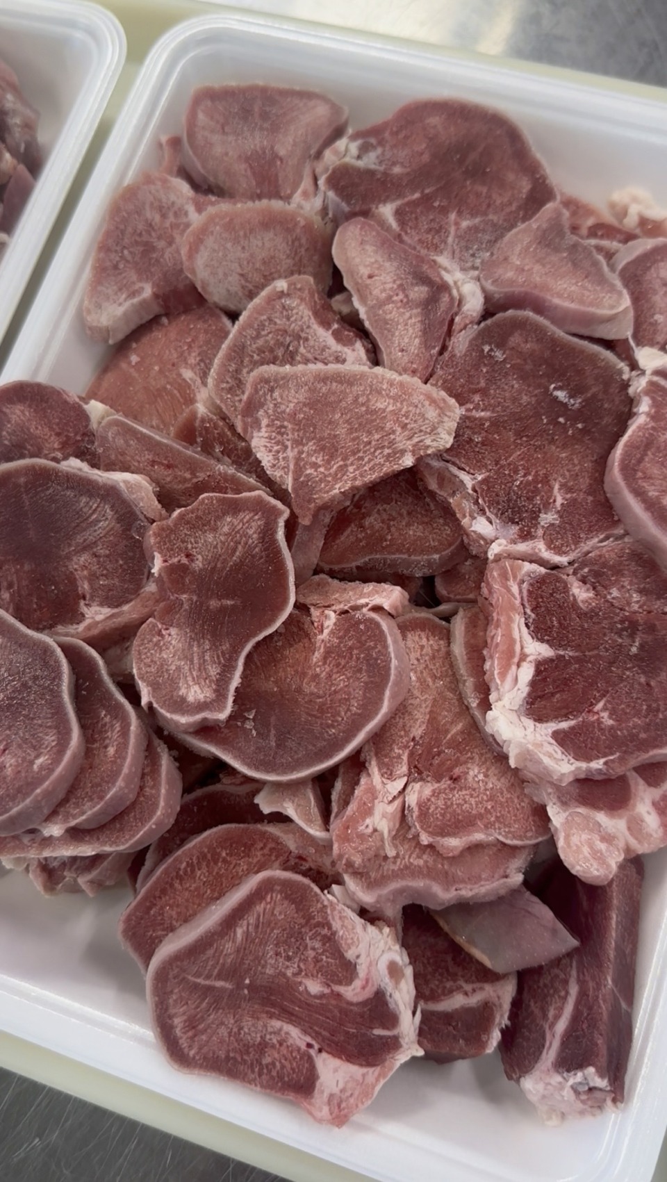 ㉛（冷凍）国産豚タン（800g)